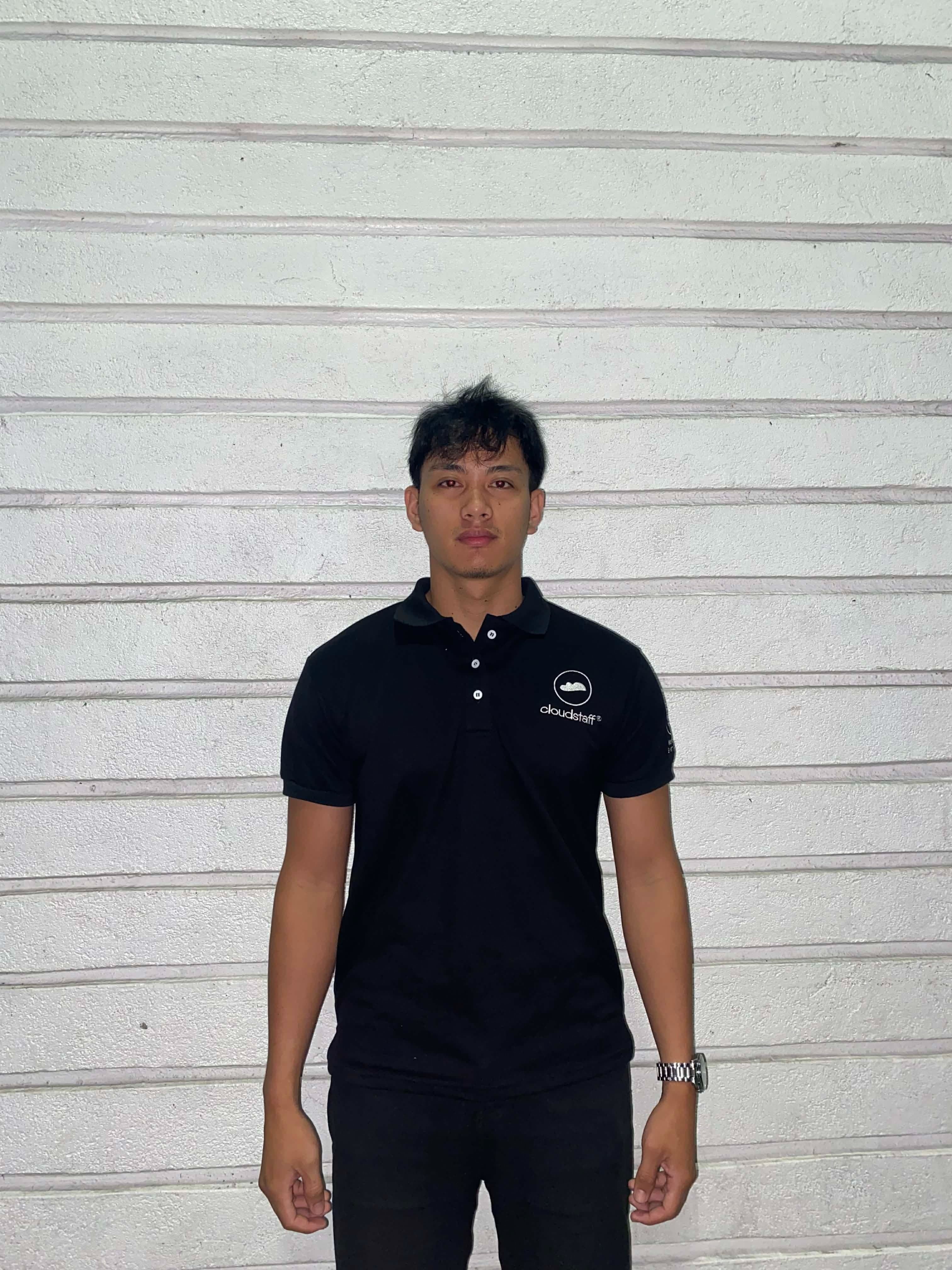 Jhon R.
