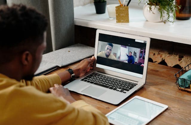 The Right Way to Give Feedback to a Filipino Remote Worker