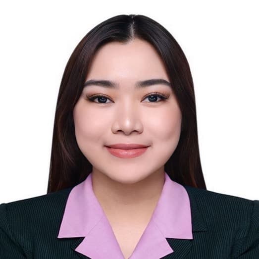 Ynah G.
