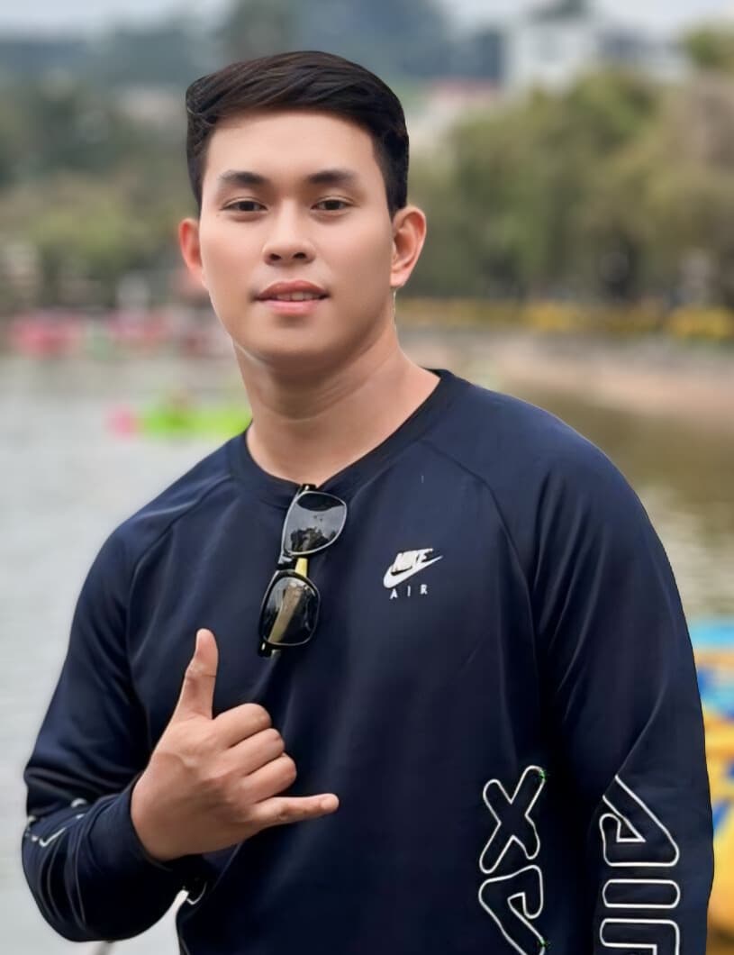 Khlen M.