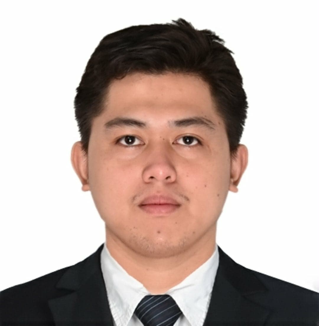 Ryan R.