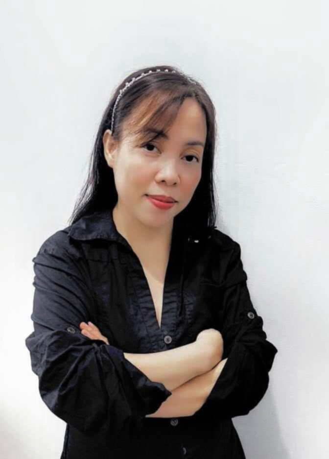 Gloria L.