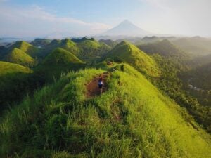 How to Pay a Virtual Assistant in the Philippines